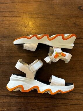 Sorel Kinetic Sandal Womens 8 White Orange Chunky Platform Sport